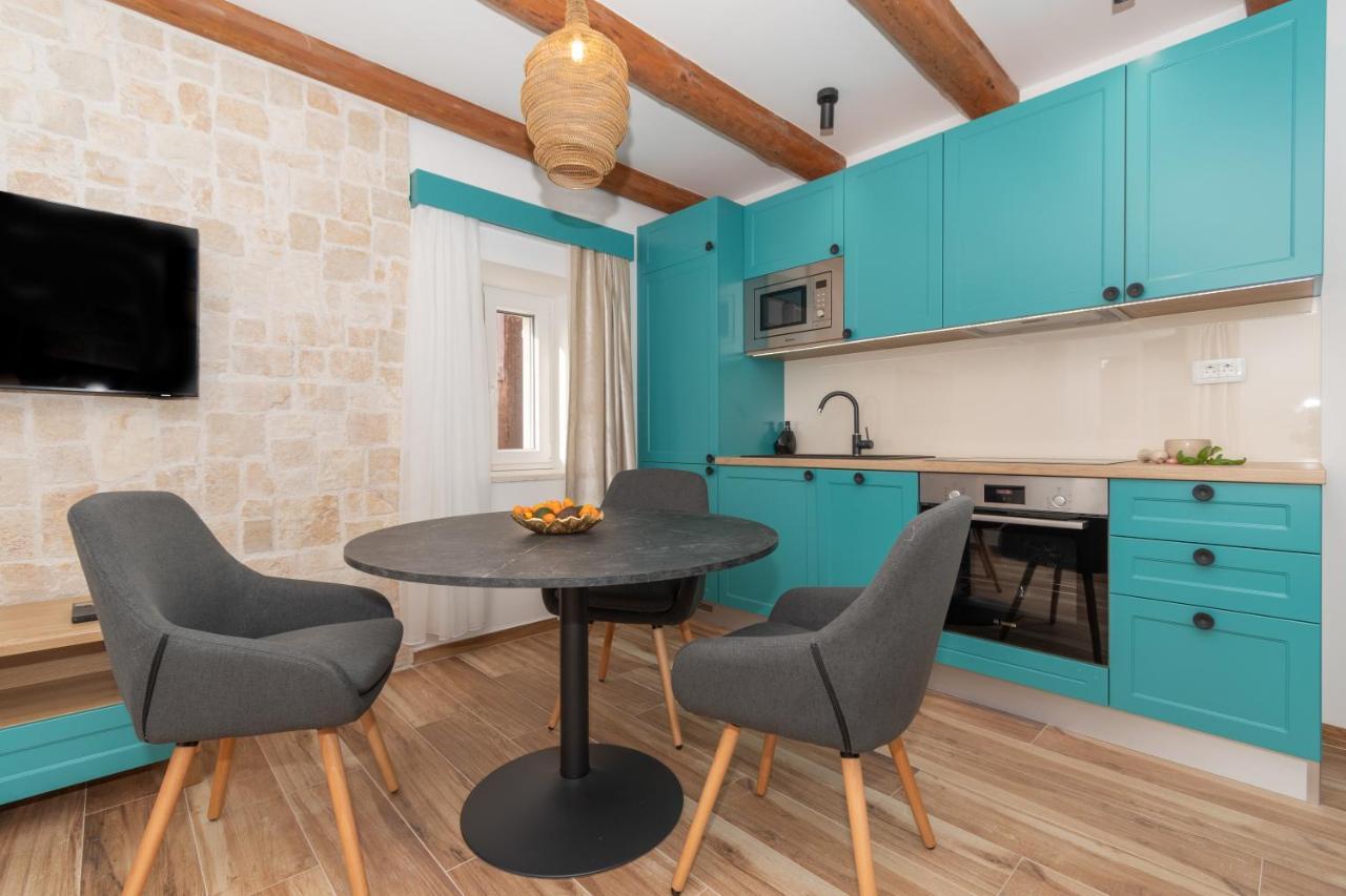 Ivka Makarska - modern&luxurious oldtown apartament Exteriör bild