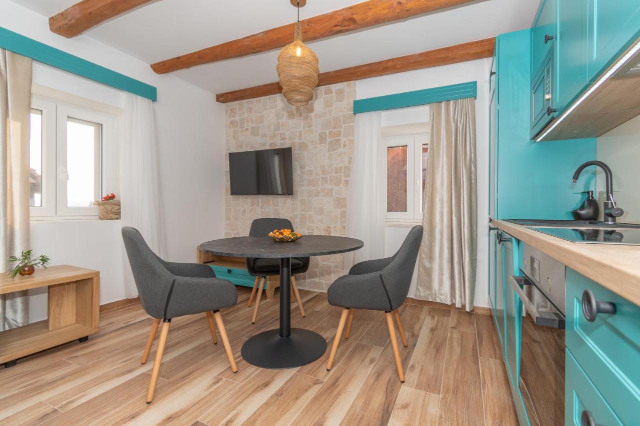 Ivka Makarska - modern&luxurious oldtown apartament Exteriör bild
