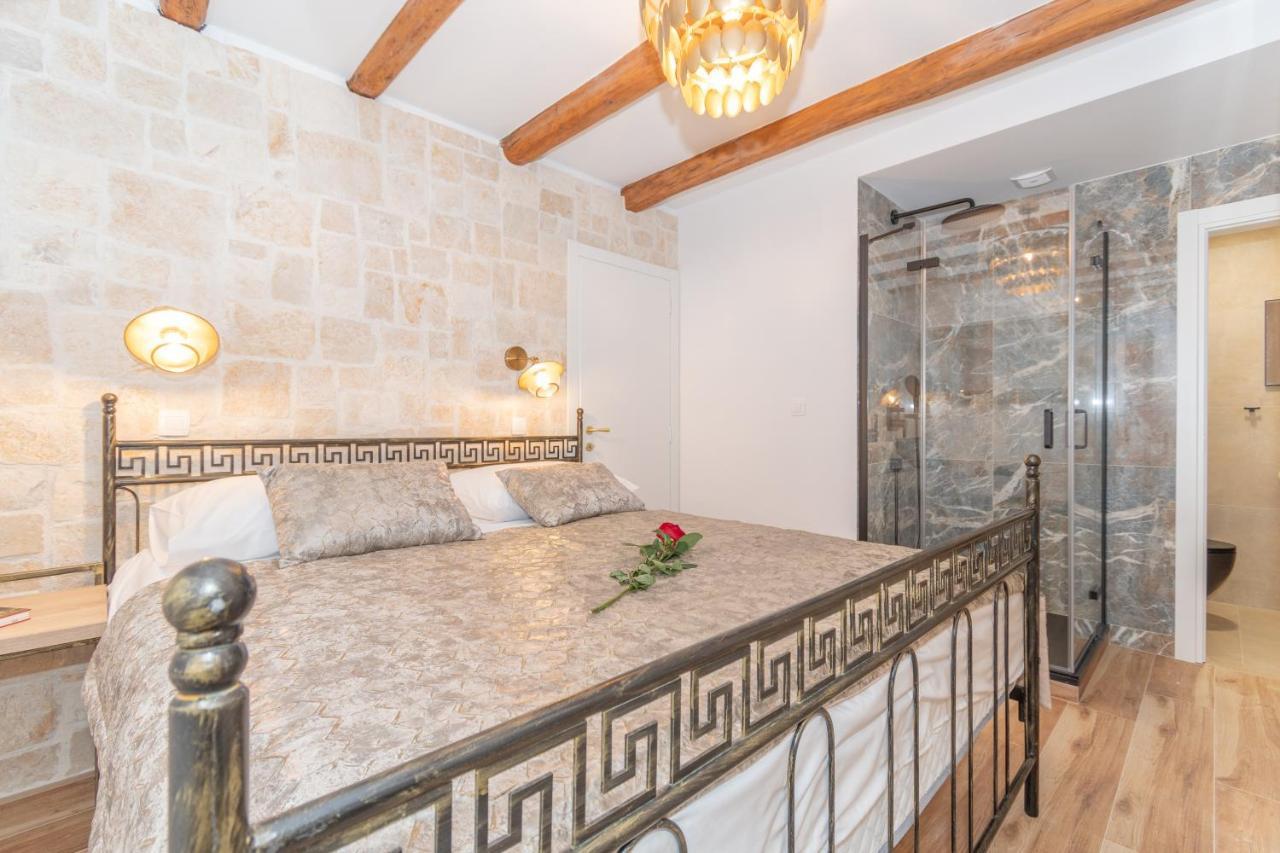 Ivka Makarska - modern&luxurious oldtown apartament Exteriör bild