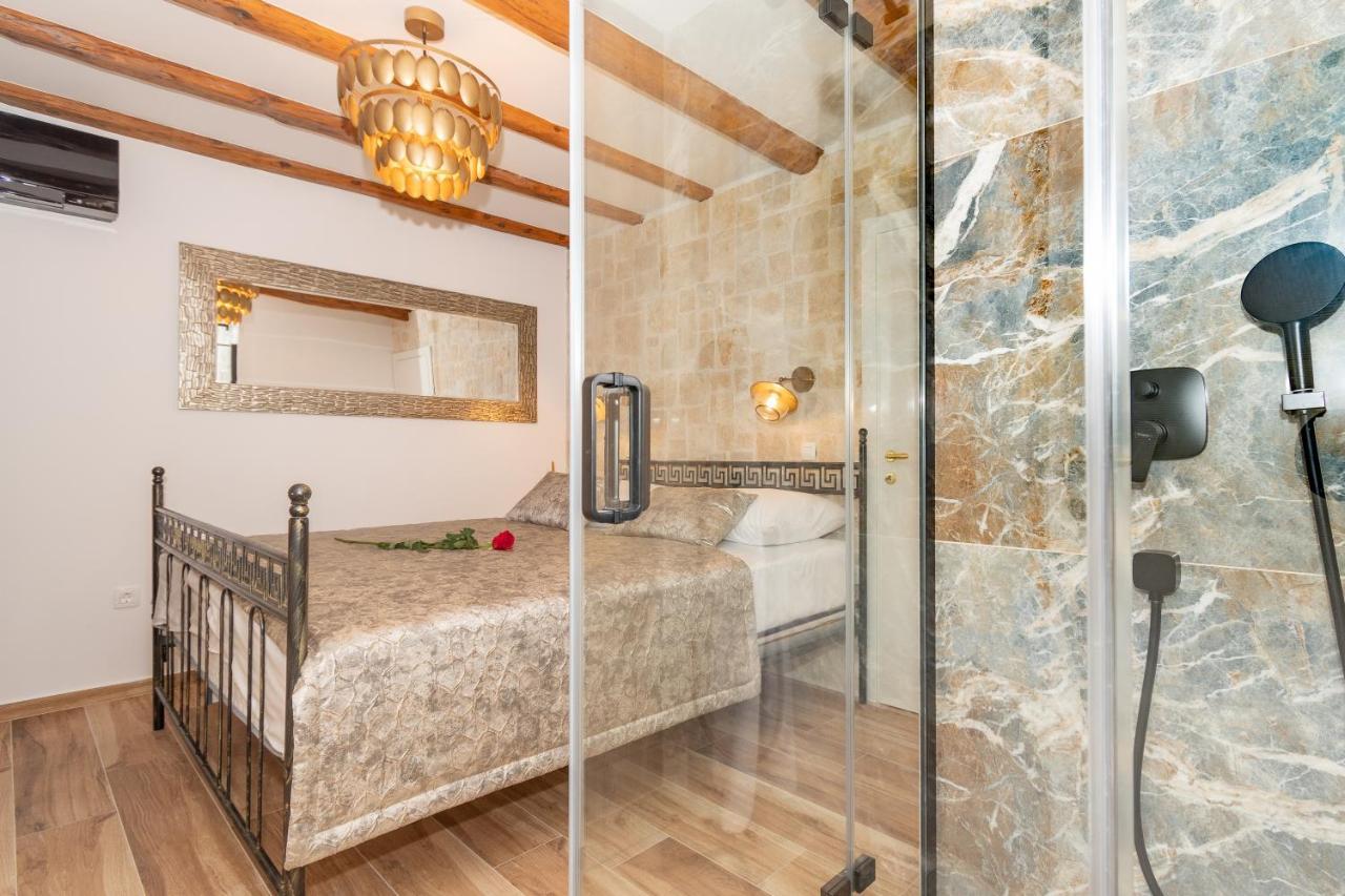 Ivka Makarska - modern&luxurious oldtown apartament Exteriör bild