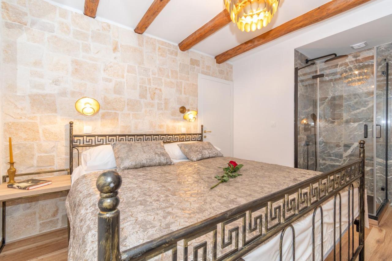 Ivka Makarska - modern&luxurious oldtown apartament Exteriör bild